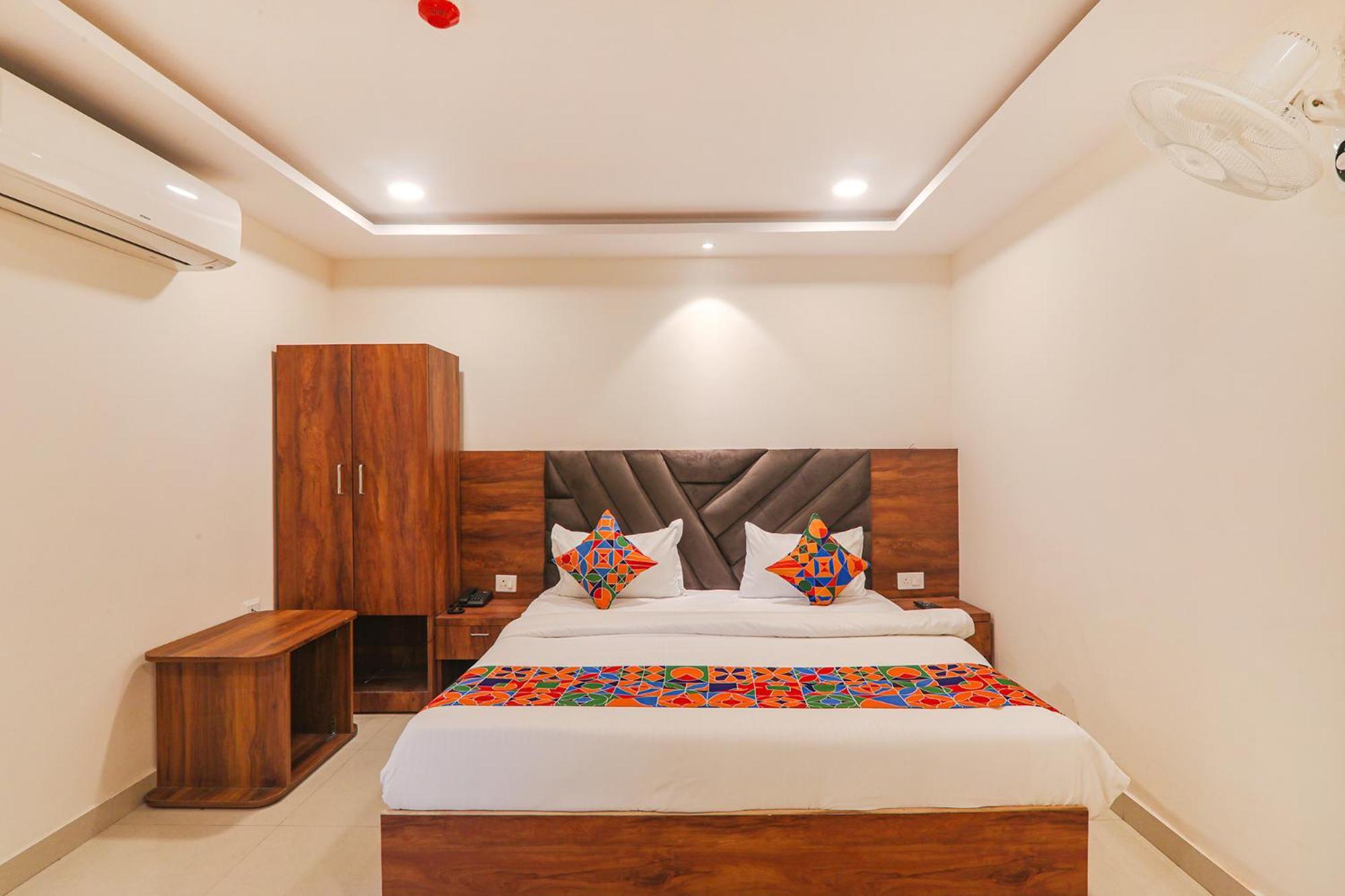 Fabhotel Rachna Palace And Banquets - Nr Lekhraj Metro Station Lucknow Ngoại thất bức ảnh