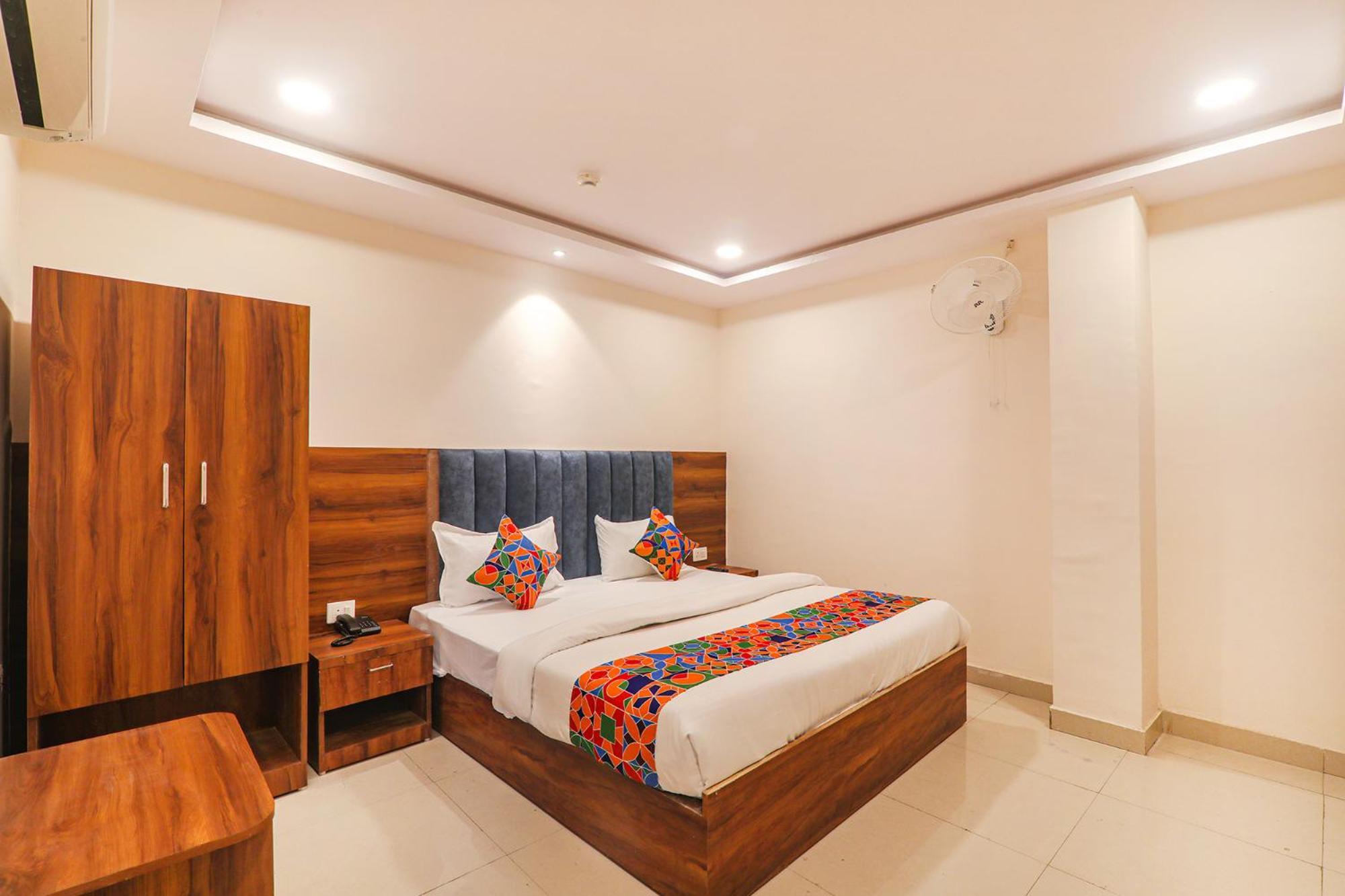 Fabhotel Rachna Palace And Banquets - Nr Lekhraj Metro Station Lucknow Ngoại thất bức ảnh