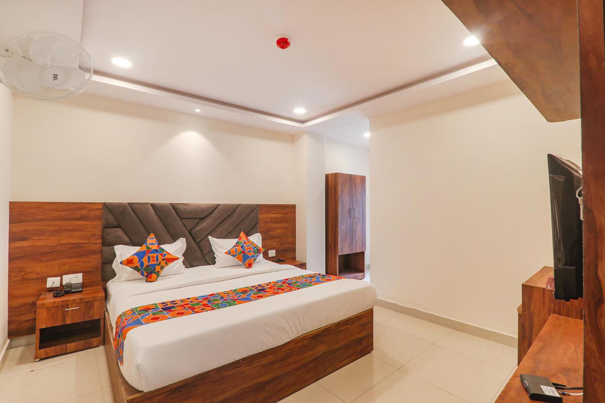 Fabhotel Rachna Palace And Banquets - Nr Lekhraj Metro Station Lucknow Ngoại thất bức ảnh
