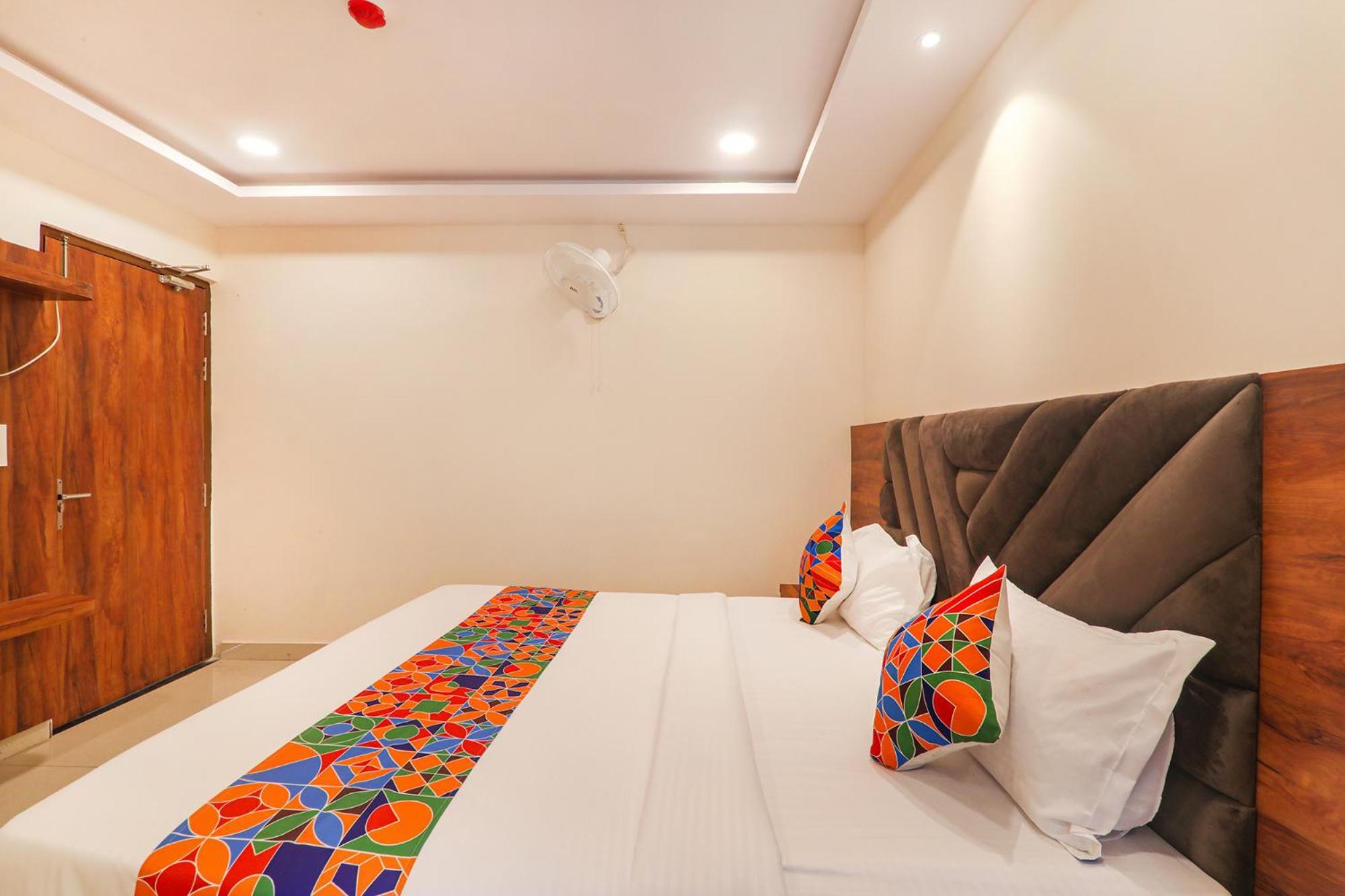 Fabhotel Rachna Palace And Banquets - Nr Lekhraj Metro Station Lucknow Ngoại thất bức ảnh