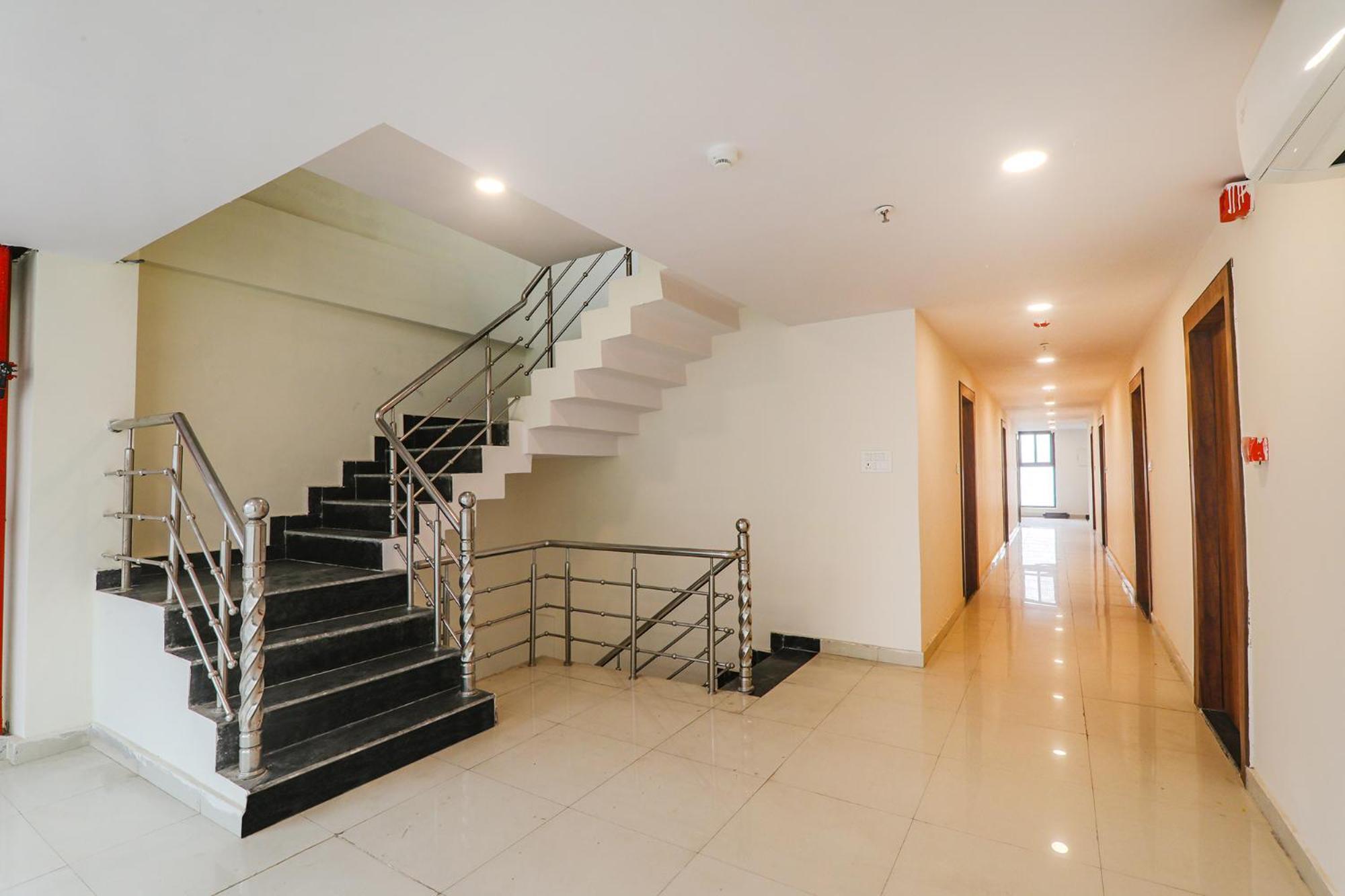 Fabhotel Rachna Palace And Banquets - Nr Lekhraj Metro Station Lucknow Ngoại thất bức ảnh