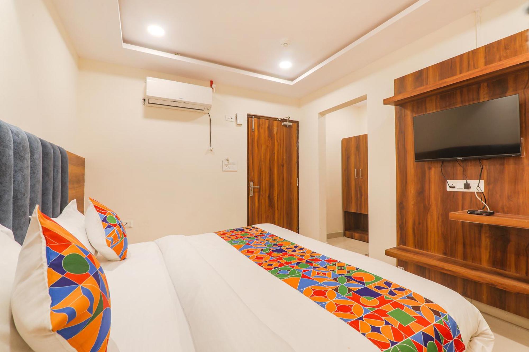 Fabhotel Rachna Palace And Banquets - Nr Lekhraj Metro Station Lucknow Ngoại thất bức ảnh