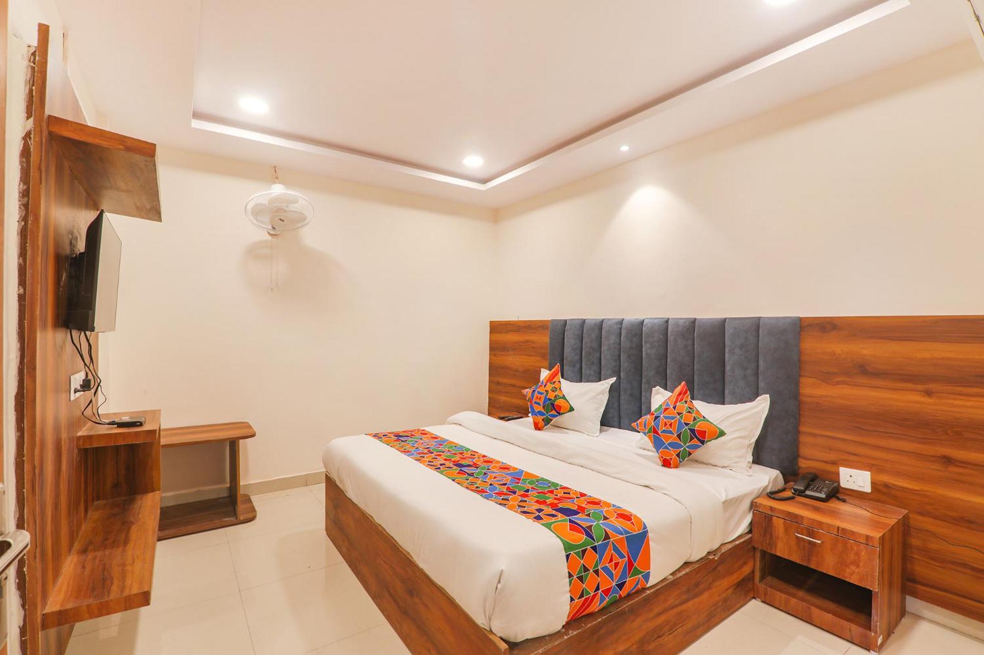 Fabhotel Rachna Palace And Banquets - Nr Lekhraj Metro Station Lucknow Ngoại thất bức ảnh